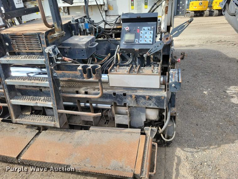 image for item EE0999 2014 Roadtec RP-195E paver