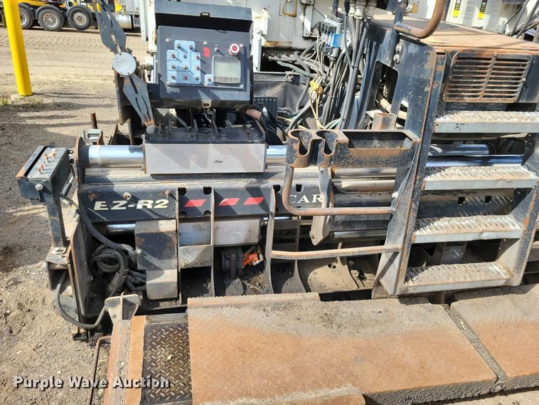 image for item EE0999 2014 Roadtec RP-195E paver