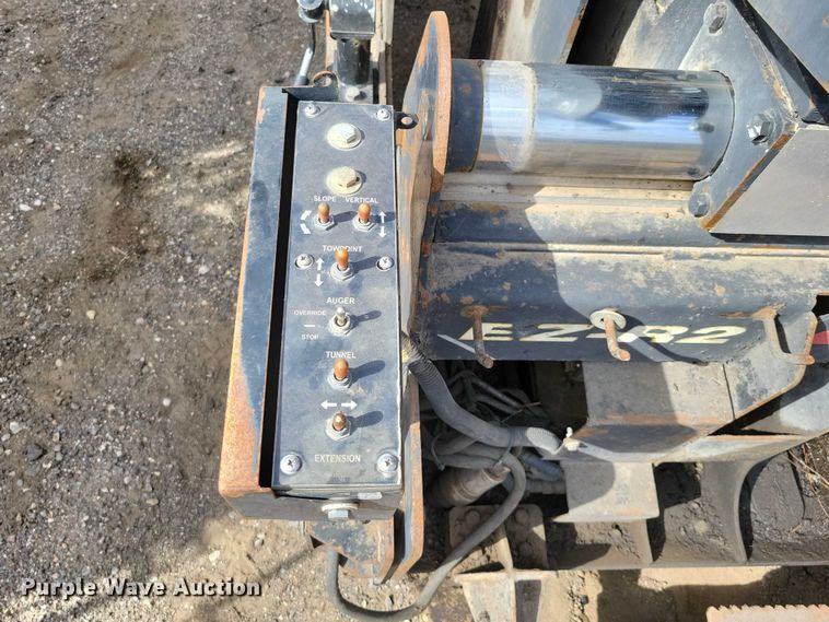 image for item EE0999 2014 Roadtec RP-195E paver