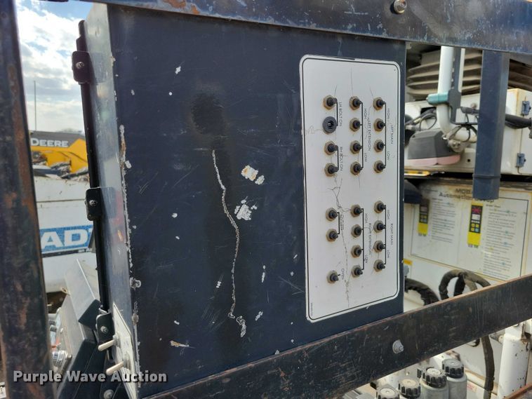 image for item EE0999 2014 Roadtec RP-195E paver
