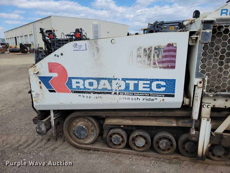 image for item EE0999 2014 Roadtec RP-195E paver