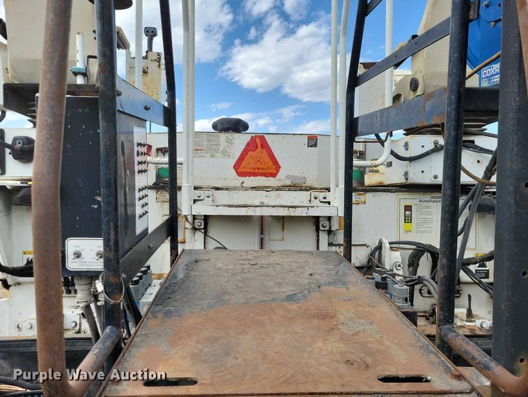 image for item EE0999 2014 Roadtec RP-195E paver