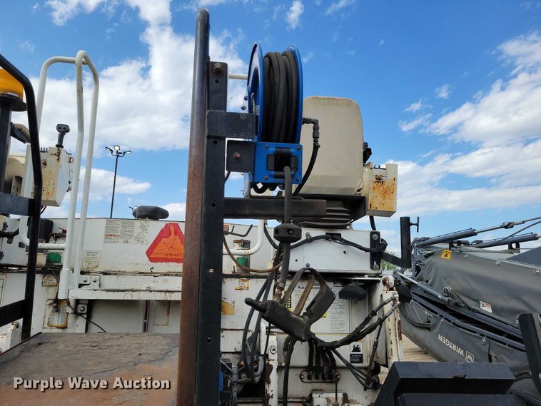 image for item EE0999 2014 Roadtec RP-195E paver