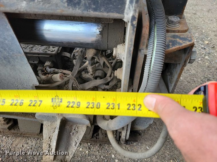 image for item EE0999 2014 Roadtec RP-195E paver