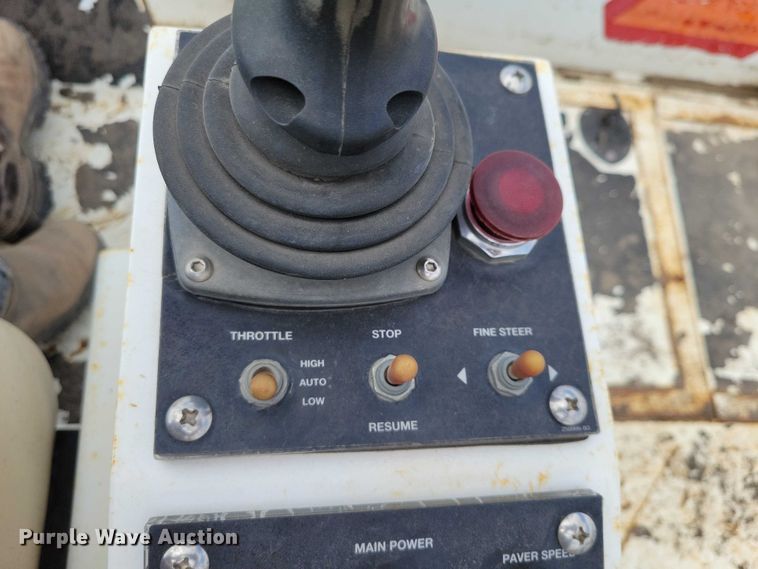 image for item EE0999 2014 Roadtec RP-195E paver
