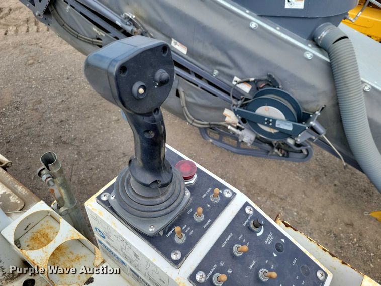 image for item EE0999 2014 Roadtec RP-195E paver