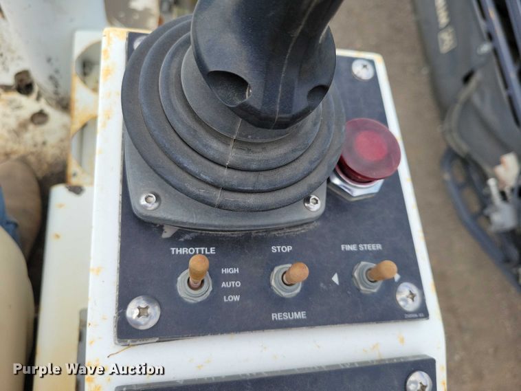 image for item EE0999 2014 Roadtec RP-195E paver