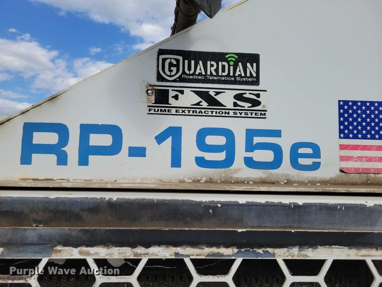 image for item EE0999 2014 Roadtec RP-195E paver