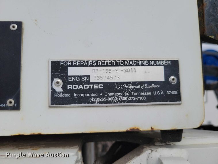 image for item EE0999 2014 Roadtec RP-195E paver