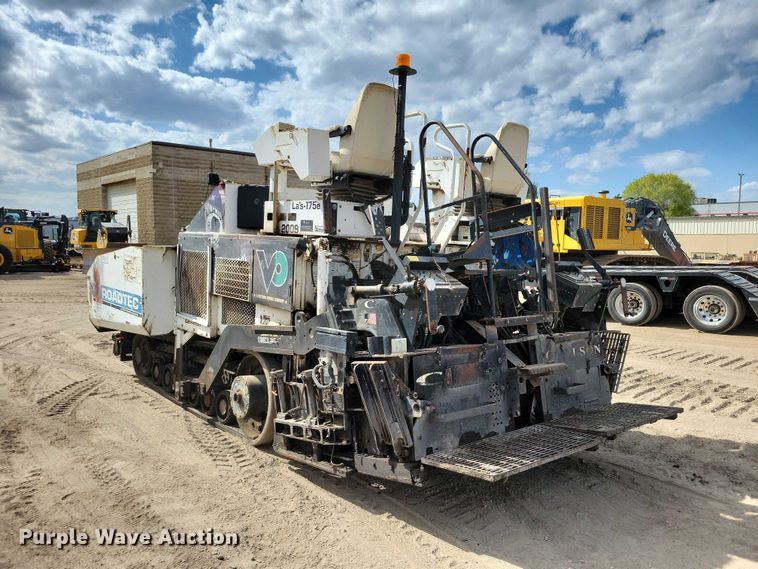 image for item EE1000 2015 Roadtec RP-175E paver