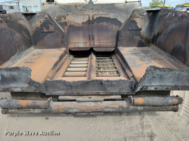 image for item EE1000 2015 Roadtec RP-175E paver