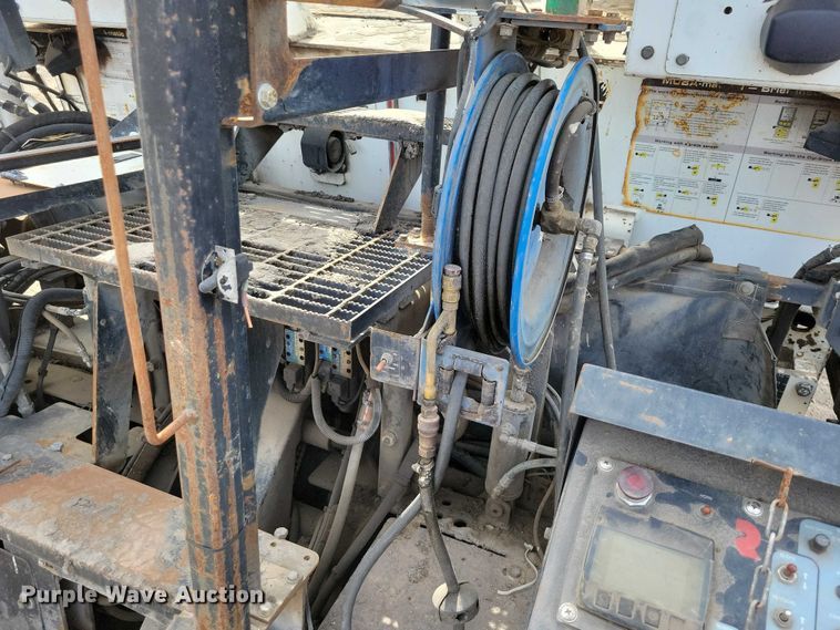 image for item EE1000 2015 Roadtec RP-175E paver