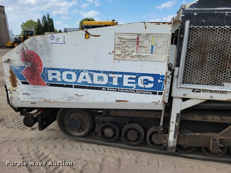 image for item EE1000 2015 Roadtec RP-175E paver