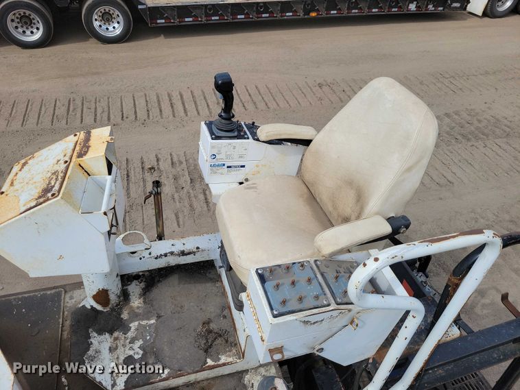 image for item EE1000 2015 Roadtec RP-175E paver