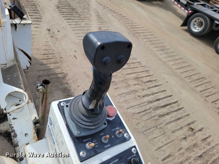 image for item EE1000 2015 Roadtec RP-175E paver