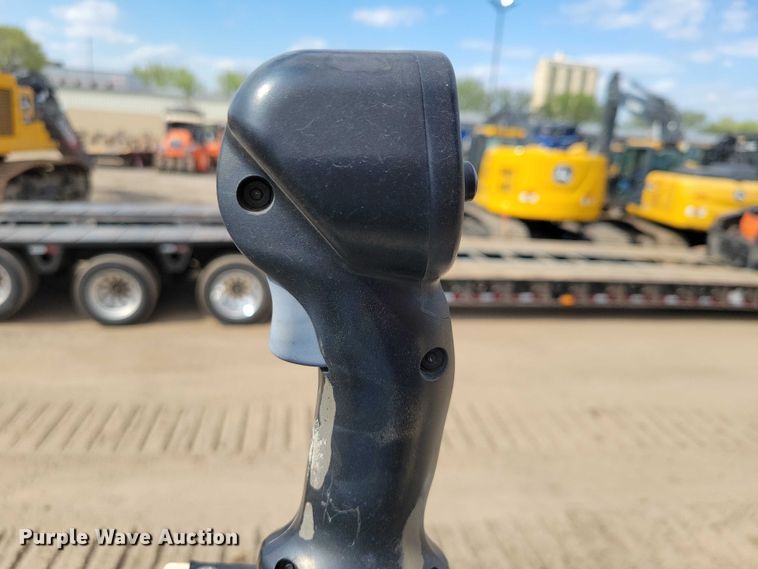 image for item EE1000 2015 Roadtec RP-175E paver