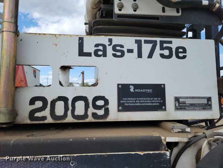 image for item EE1000 2015 Roadtec RP-175E paver
