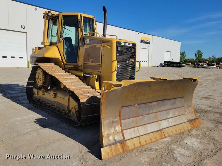 image for item EE1001 2006 Caterpillar D6 XL dozer