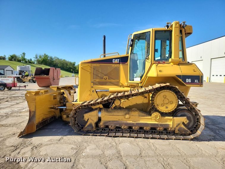 image for item EE1001 2006 Caterpillar D6 XL dozer