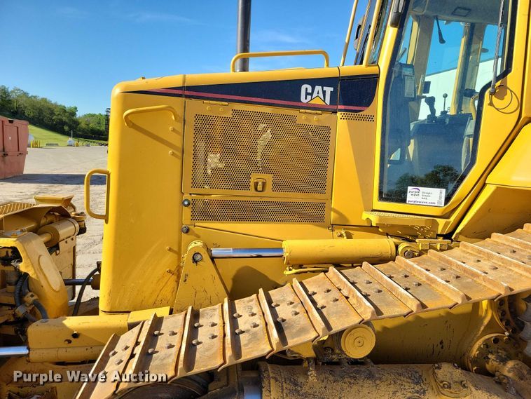 image for item EE1001 2006 Caterpillar D6 XL dozer