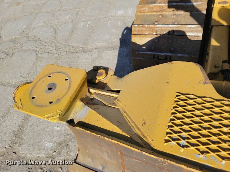 image for item EE1001 2006 Caterpillar D6 XL dozer