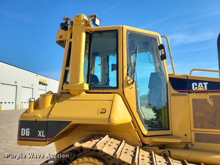 image for item EE1001 2006 Caterpillar D6 XL dozer