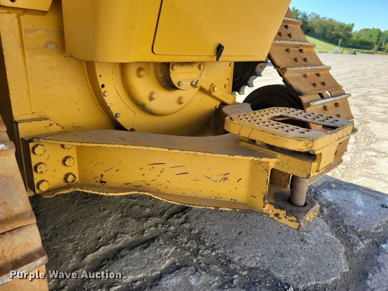 image for item EE1001 2006 Caterpillar D6 XL dozer