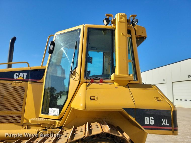 image for item EE1001 2006 Caterpillar D6 XL dozer