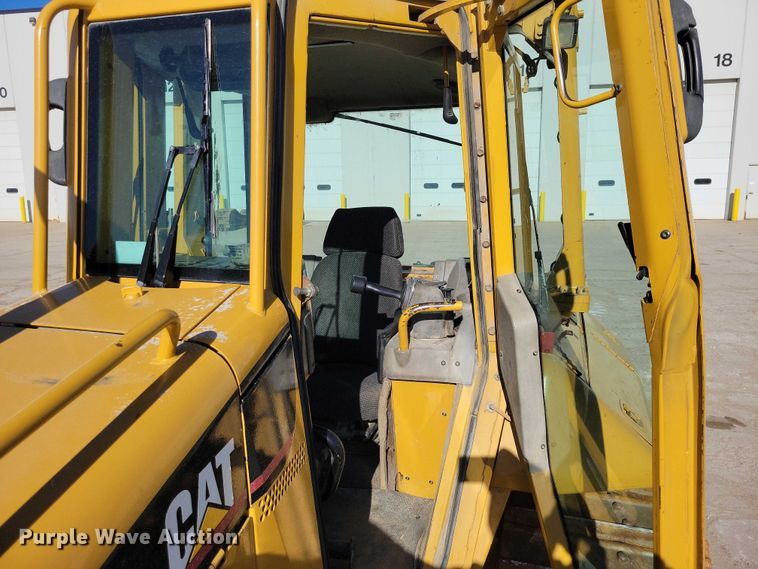image for item EE1001 2006 Caterpillar D6 XL dozer
