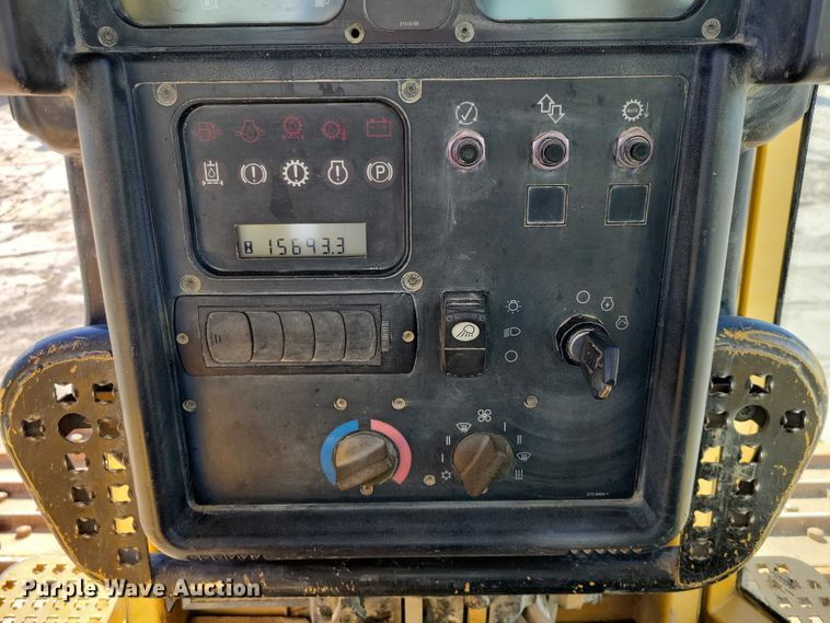 image for item EE1001 2006 Caterpillar D6 XL dozer