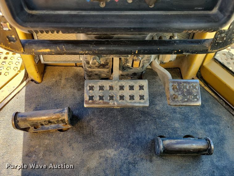 image for item EE1001 2006 Caterpillar D6 XL dozer