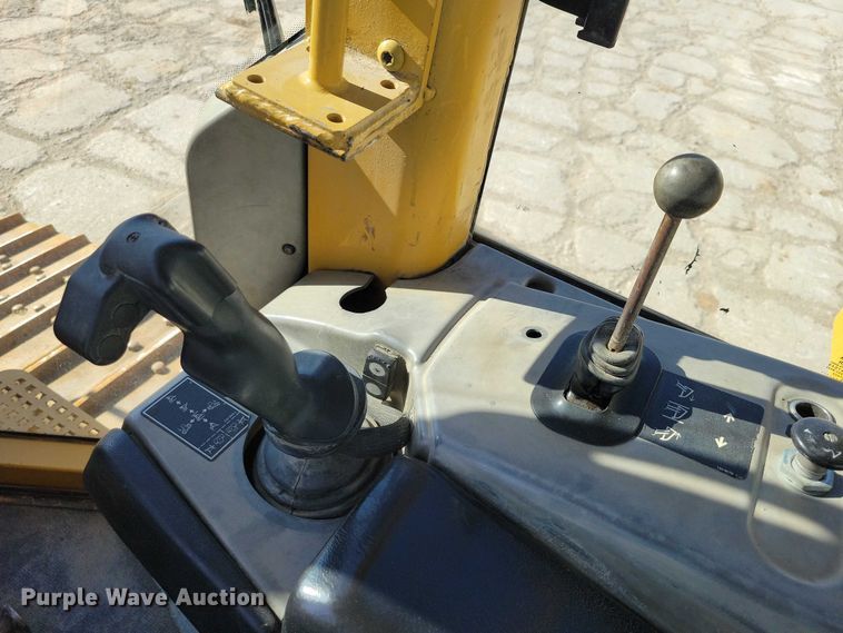 image for item EE1001 2006 Caterpillar D6 XL dozer