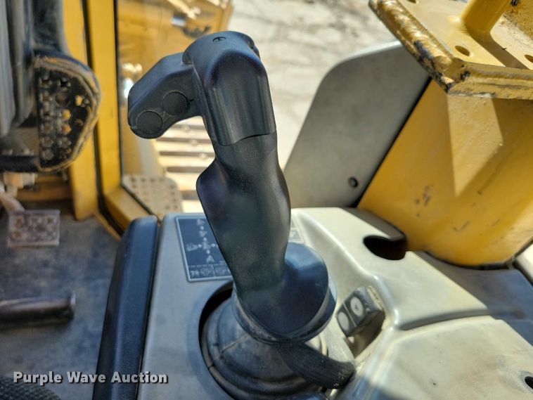 image for item EE1001 2006 Caterpillar D6 XL dozer