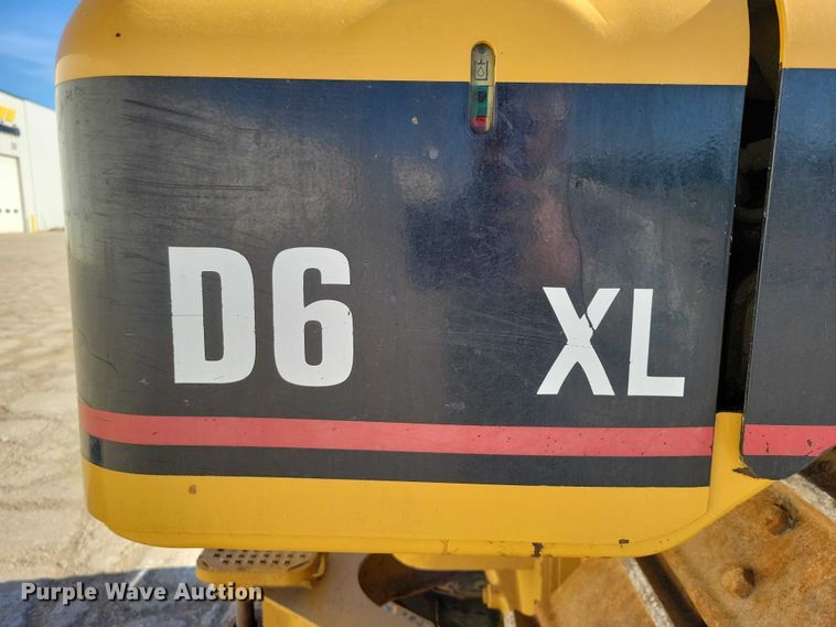 image for item EE1001 2006 Caterpillar D6 XL dozer
