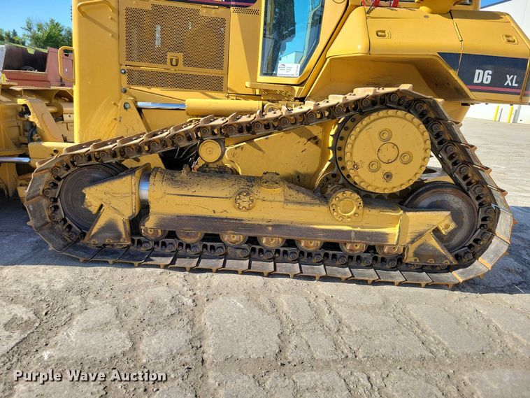image for item EE1001 2006 Caterpillar D6 XL dozer