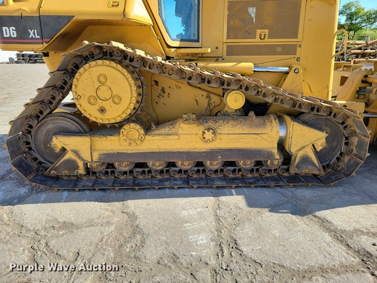 image for item EE1001 2006 Caterpillar D6 XL dozer