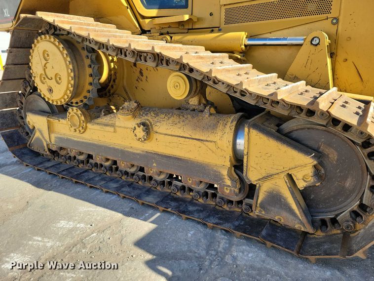 image for item EE1001 2006 Caterpillar D6 XL dozer