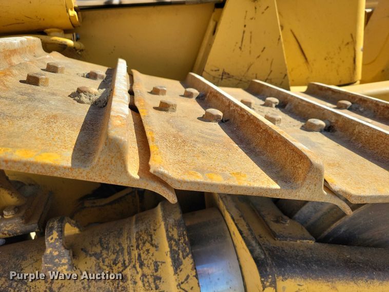 image for item EE1001 2006 Caterpillar D6 XL dozer
