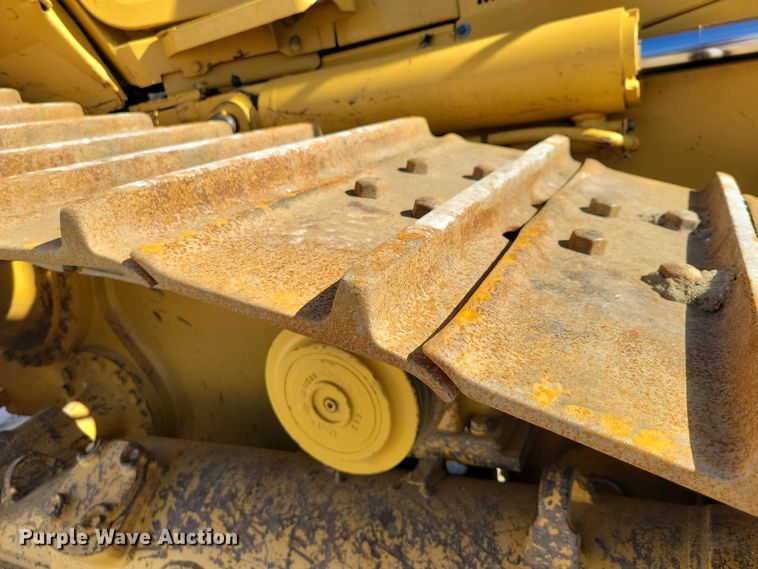 image for item EE1001 2006 Caterpillar D6 XL dozer