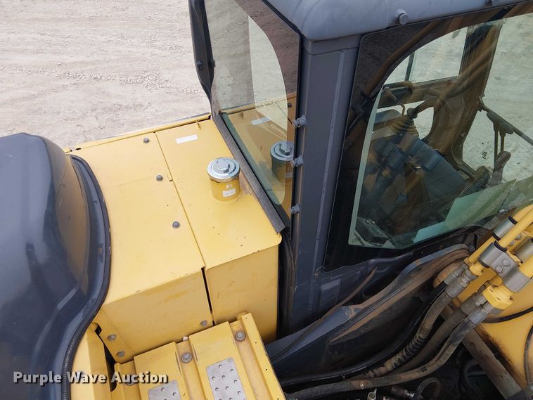 image for item EE1453 Kobelco SK210LC-10 excavator