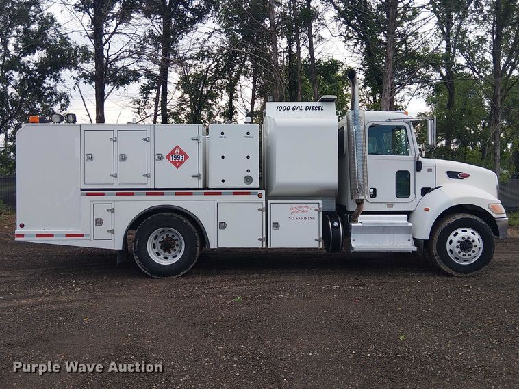 image for item EE1475 2011 Peterbilt 337 fuel / lube truck