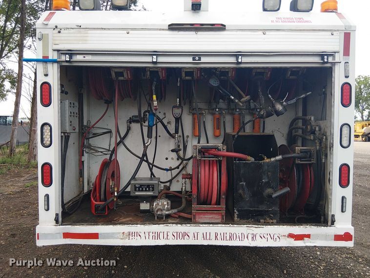 image for item EE1475 2011 Peterbilt 337 fuel / lube truck