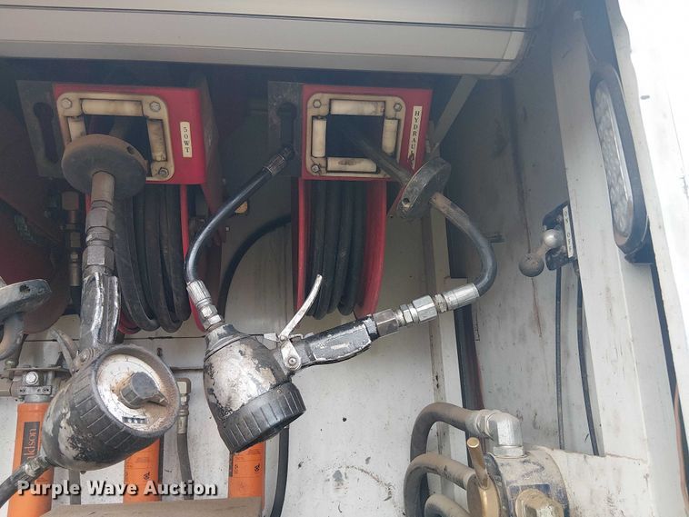 image for item EE1475 2011 Peterbilt 337 fuel / lube truck