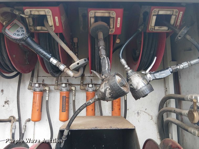 image for item EE1475 2011 Peterbilt 337 fuel / lube truck