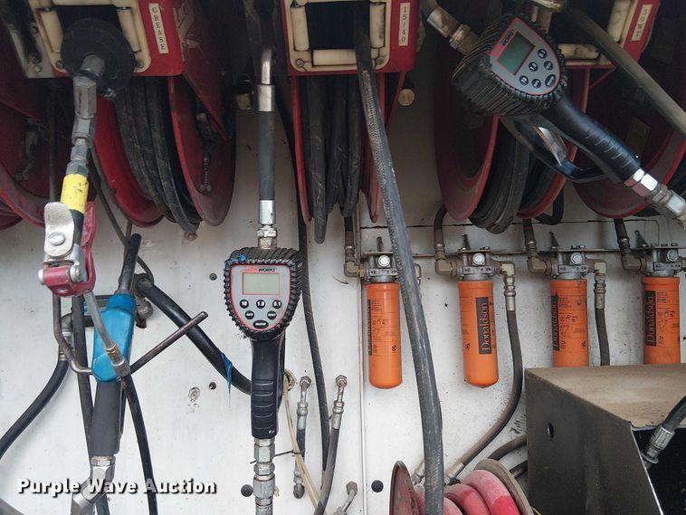 image for item EE1475 2011 Peterbilt 337 fuel / lube truck
