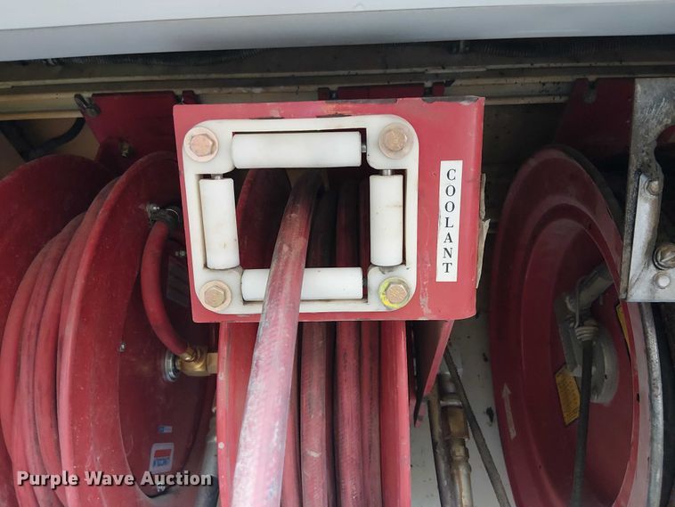 image for item EE1475 2011 Peterbilt 337 fuel / lube truck