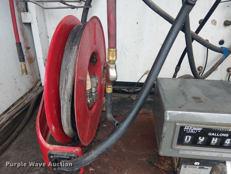 image for item EE1475 2011 Peterbilt 337 fuel / lube truck