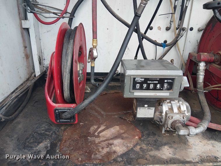 image for item EE1475 2011 Peterbilt 337 fuel / lube truck
