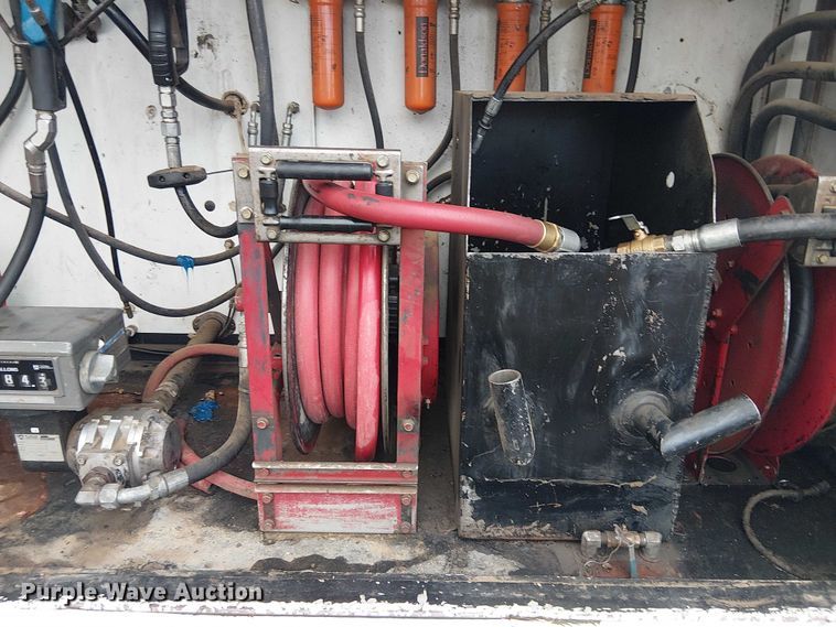 image for item EE1475 2011 Peterbilt 337 fuel / lube truck