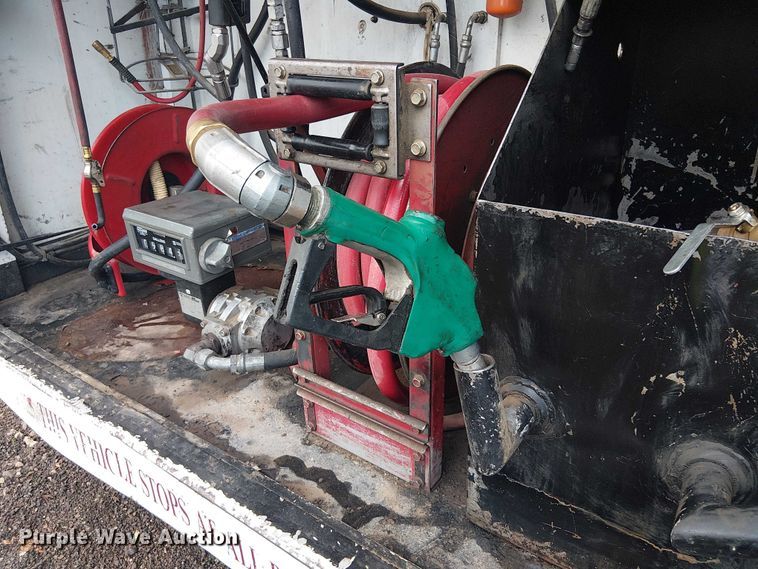 image for item EE1475 2011 Peterbilt 337 fuel / lube truck